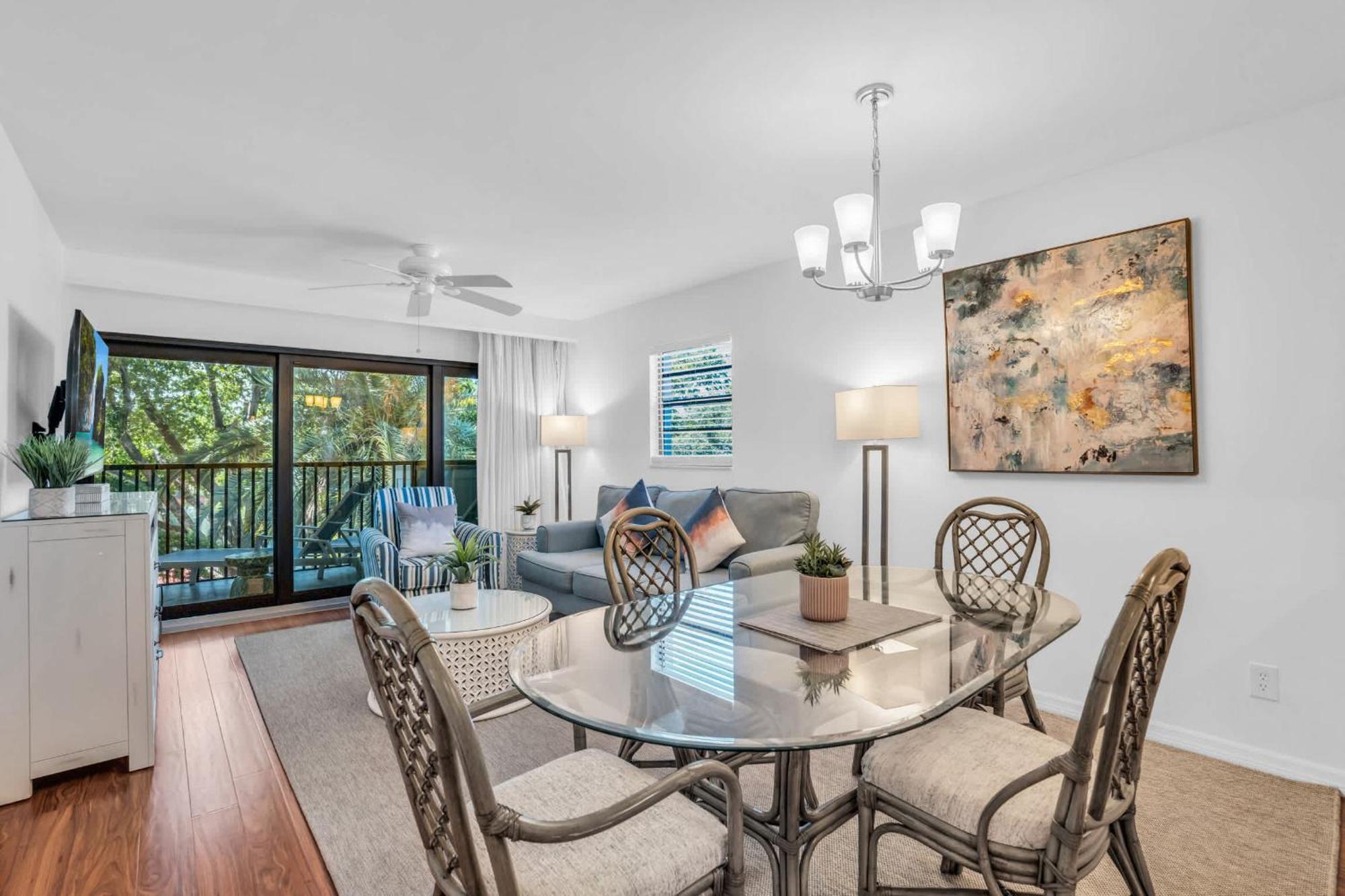 Corner Unit Updated And Near Lobby Holiday home *