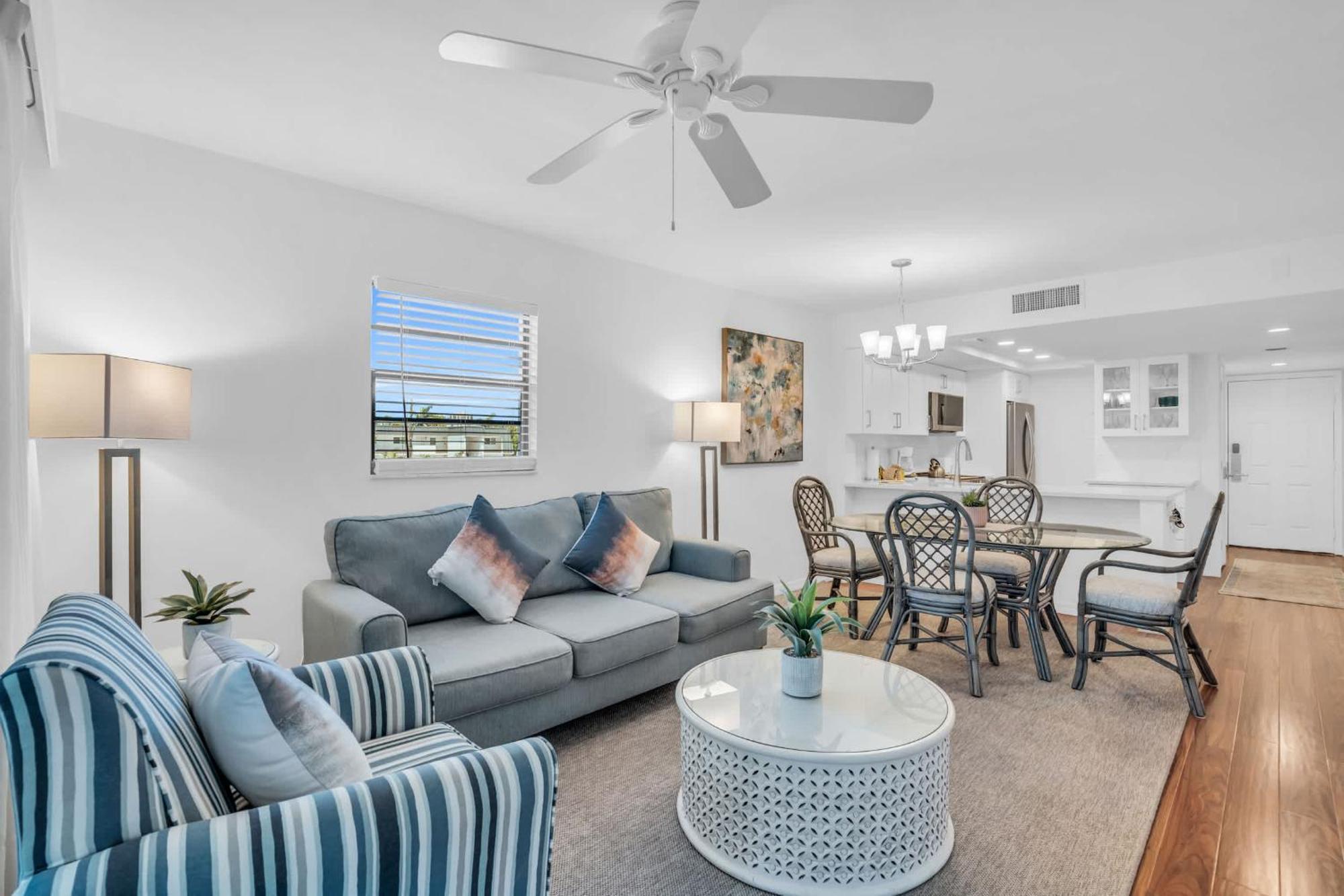 Corner Unit Updated And Near Lobby Naples