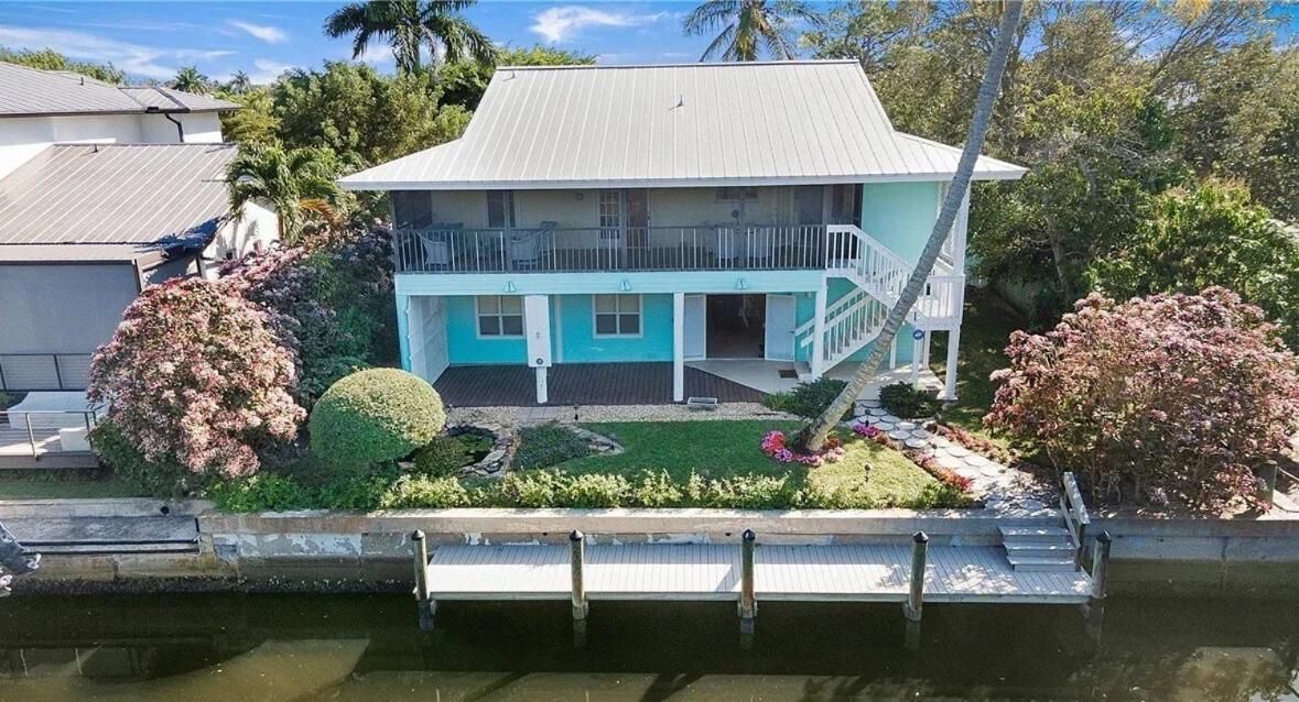 Holiday home Turtle Boathouse Hot Tub View Of The Canal *
