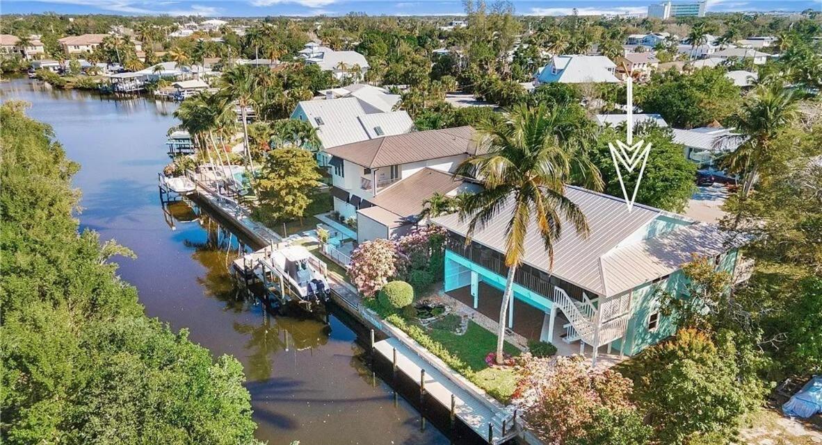 Holiday home Turtle Boathouse Hot Tub View Of The Canal Naples