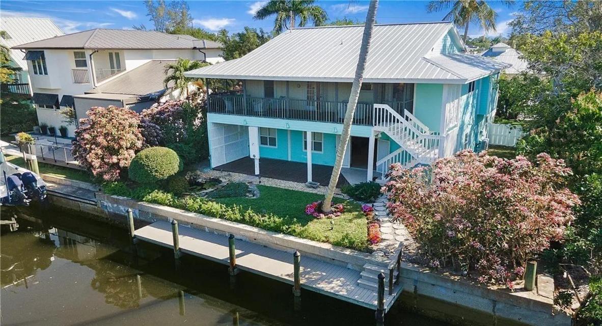 Holiday home Turtle Boathouse Hot Tub View Of The Canal Naples