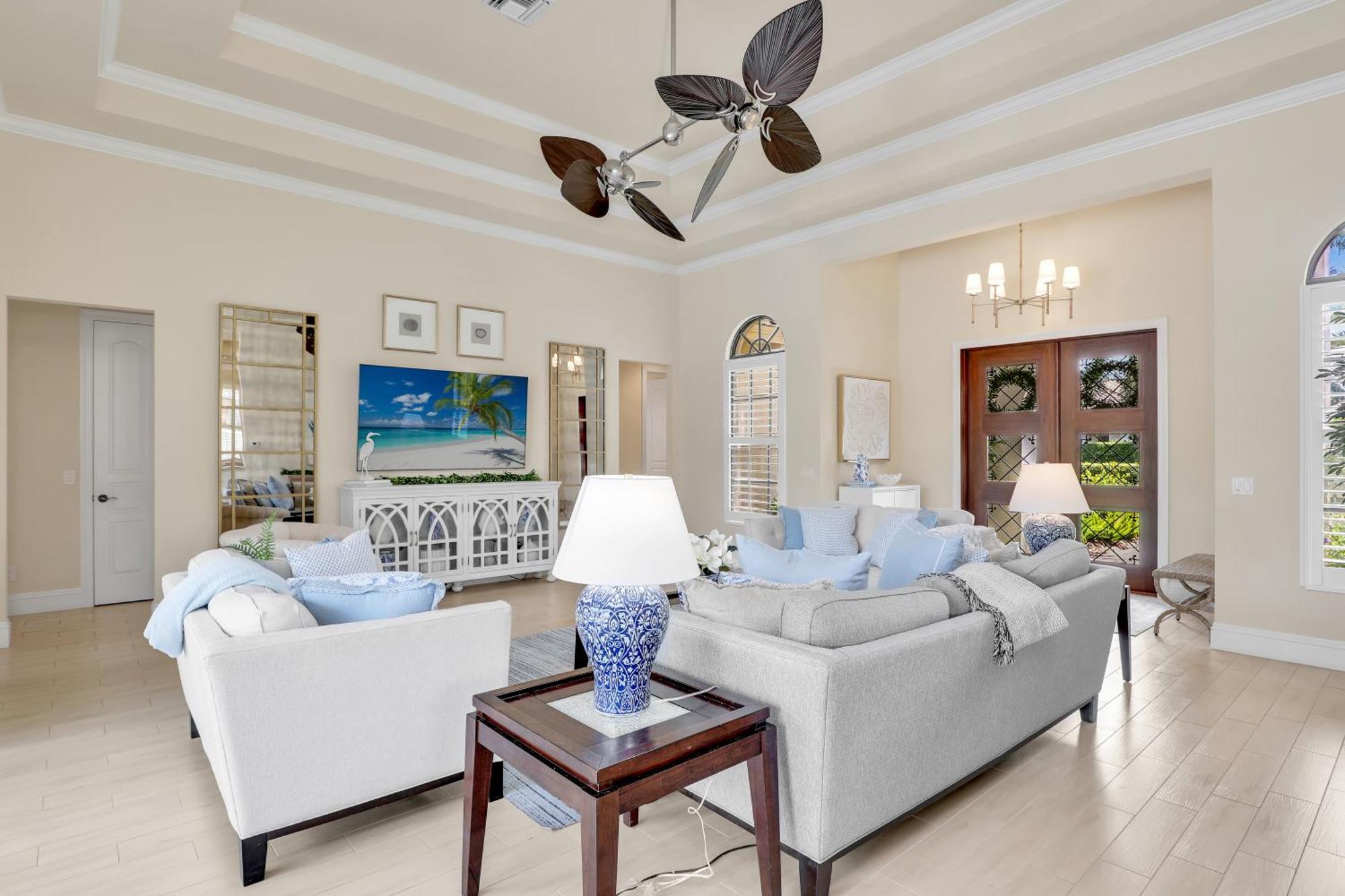 Luxury Vacation! Tivoli & Tide Holiday home