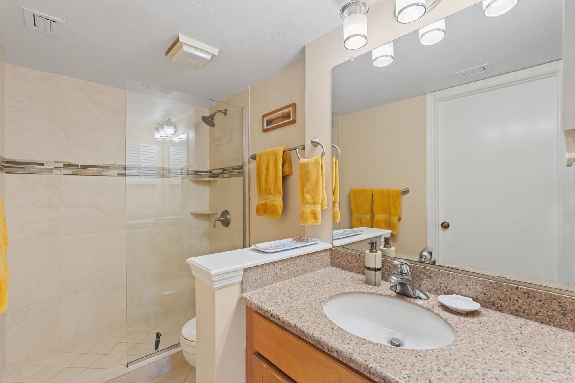 End Unit -first Floor And Close To The Lobby Holiday home *