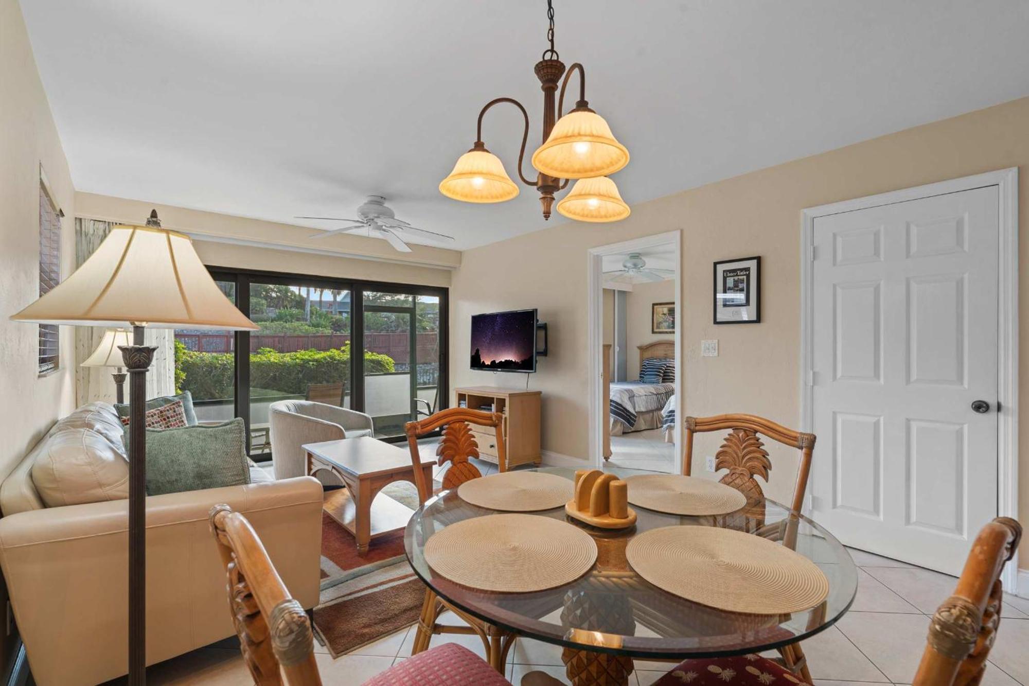 Holiday home End Unit -first Floor And Close To The Lobby *