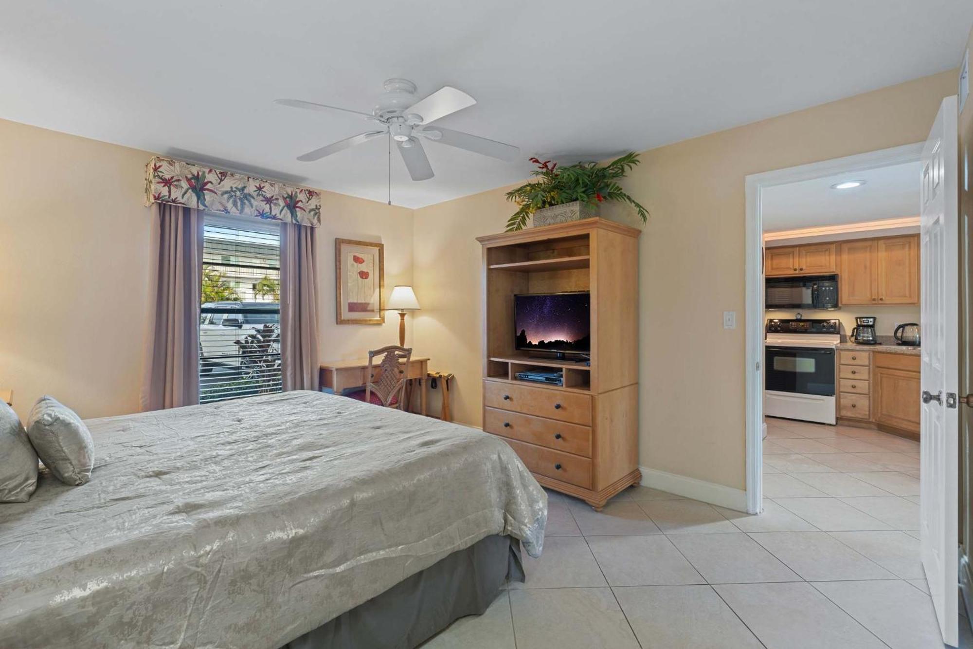 End Unit -first Floor And Close To The Lobby *