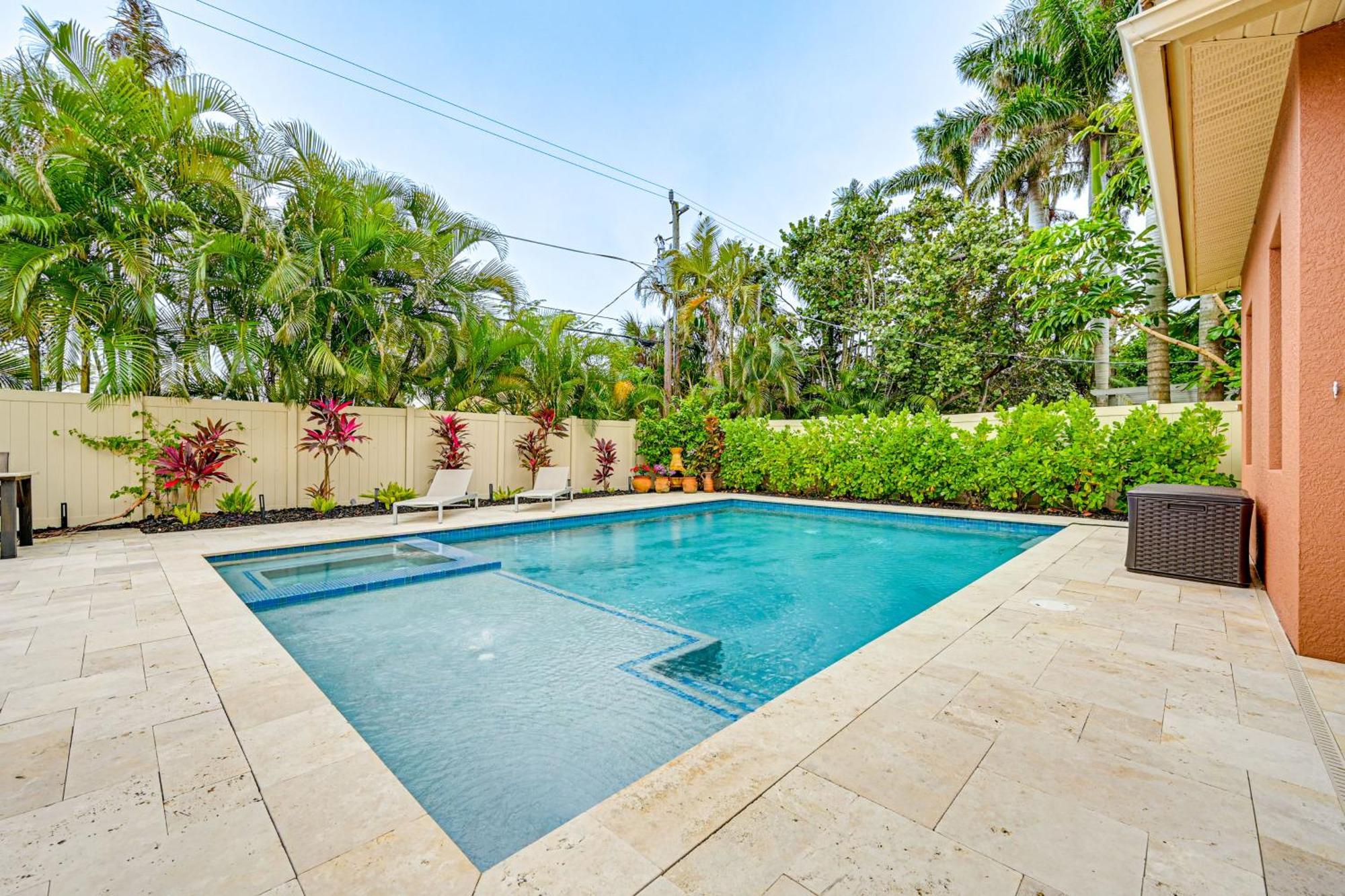 Coastal Getaway About 2 Mi To Beaches! *