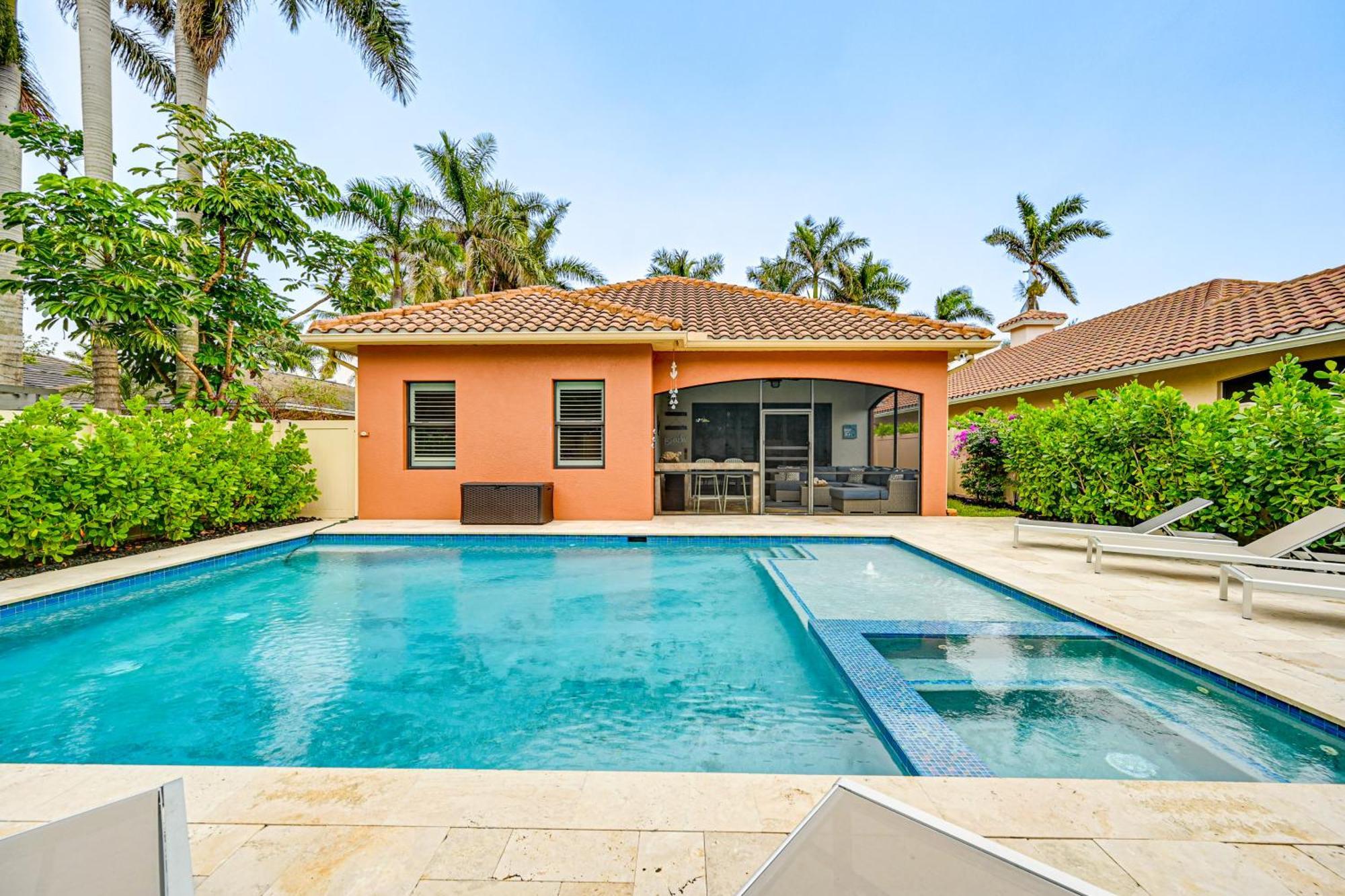 Coastal Getaway About 2 Mi To Beaches! Holiday home *