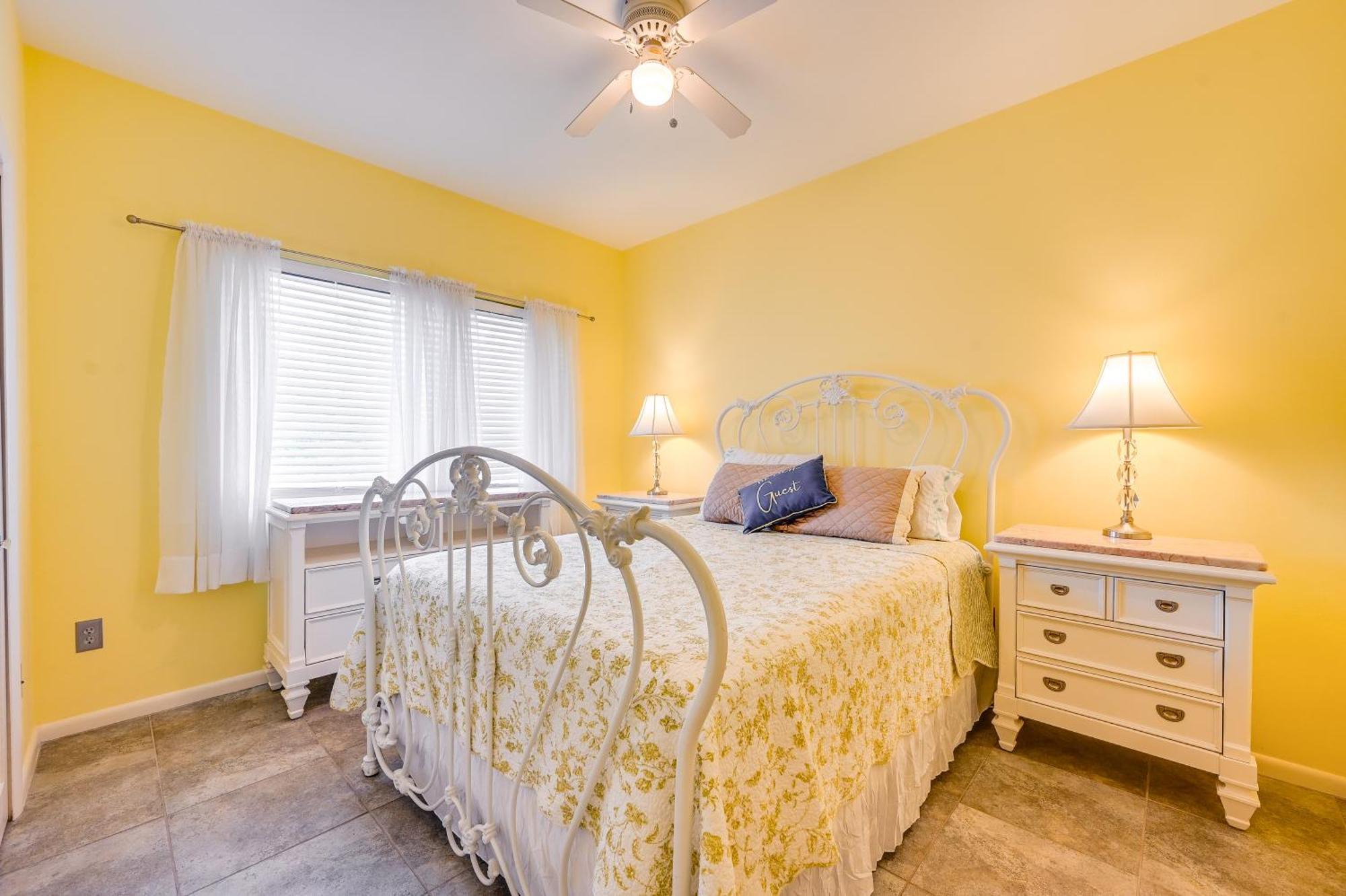 Lovely Vacation With Shared Pools! Apartment