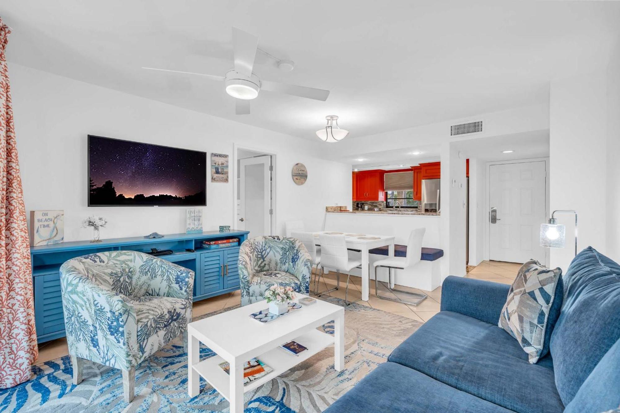 First Floor Deluxe -updated And Chic Holiday home