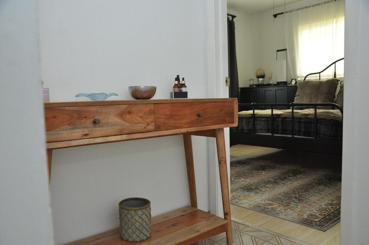Contemporary 2 Bedroom Near 5th Ave & Mercato Holiday home *