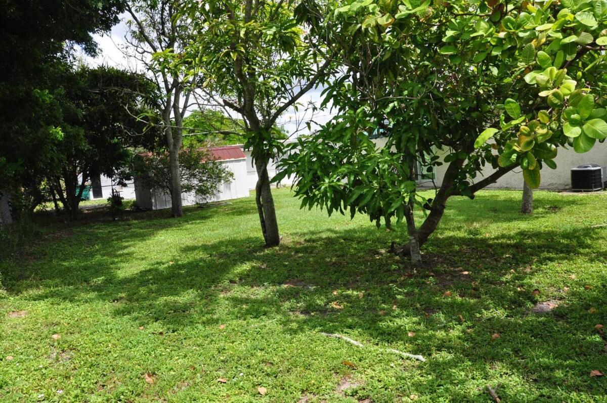 Holiday home Contemporary 2 Bedroom Near 5th Ave & Mercato Naples