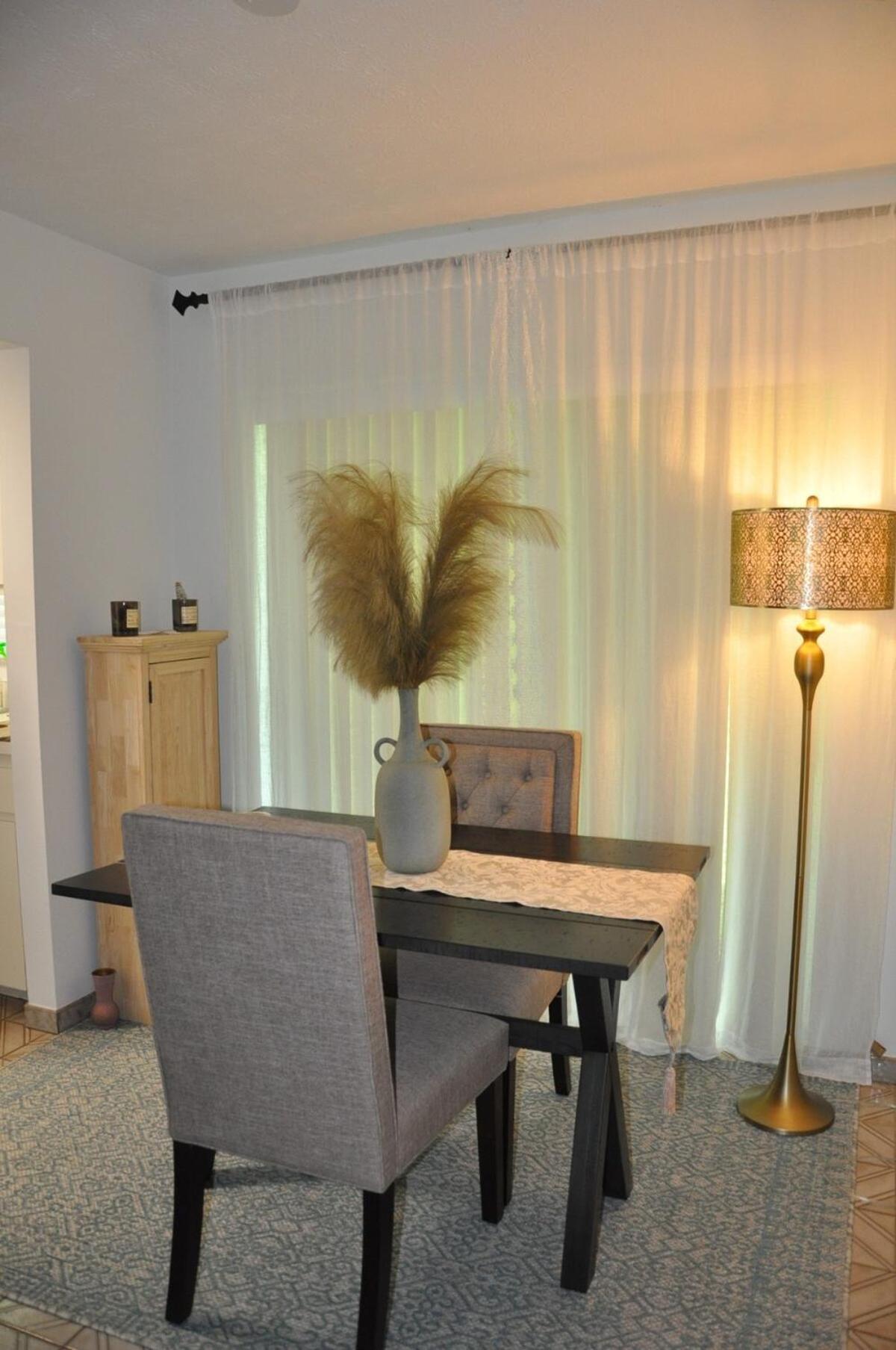 Contemporary 2 Bedroom Near 5th Ave & Mercato *