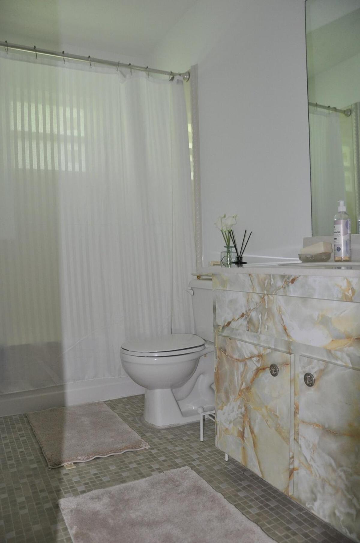 Contemporary 2 Bedroom Near 5th Ave & Mercato Holiday home *