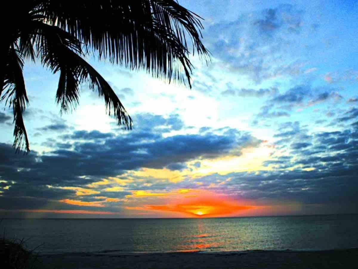 Beautiful Home, Walk Or Bike To The Beach! * Naples