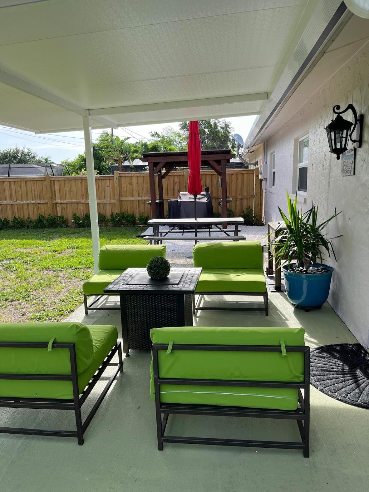 Beautiful Home, Walk Or Bike To The Beach! * Naples