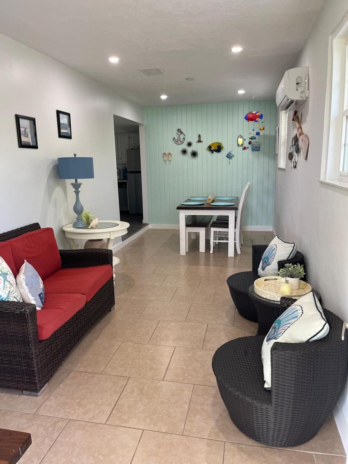 Beautiful Home, Walk Or Bike To The Beach! Holiday home *