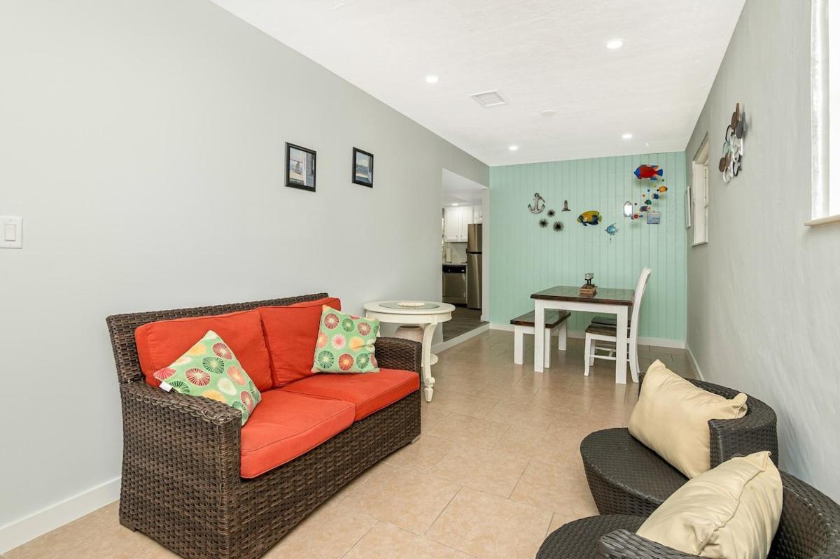 Beautiful Home, Walk Or Bike To The Beach! *