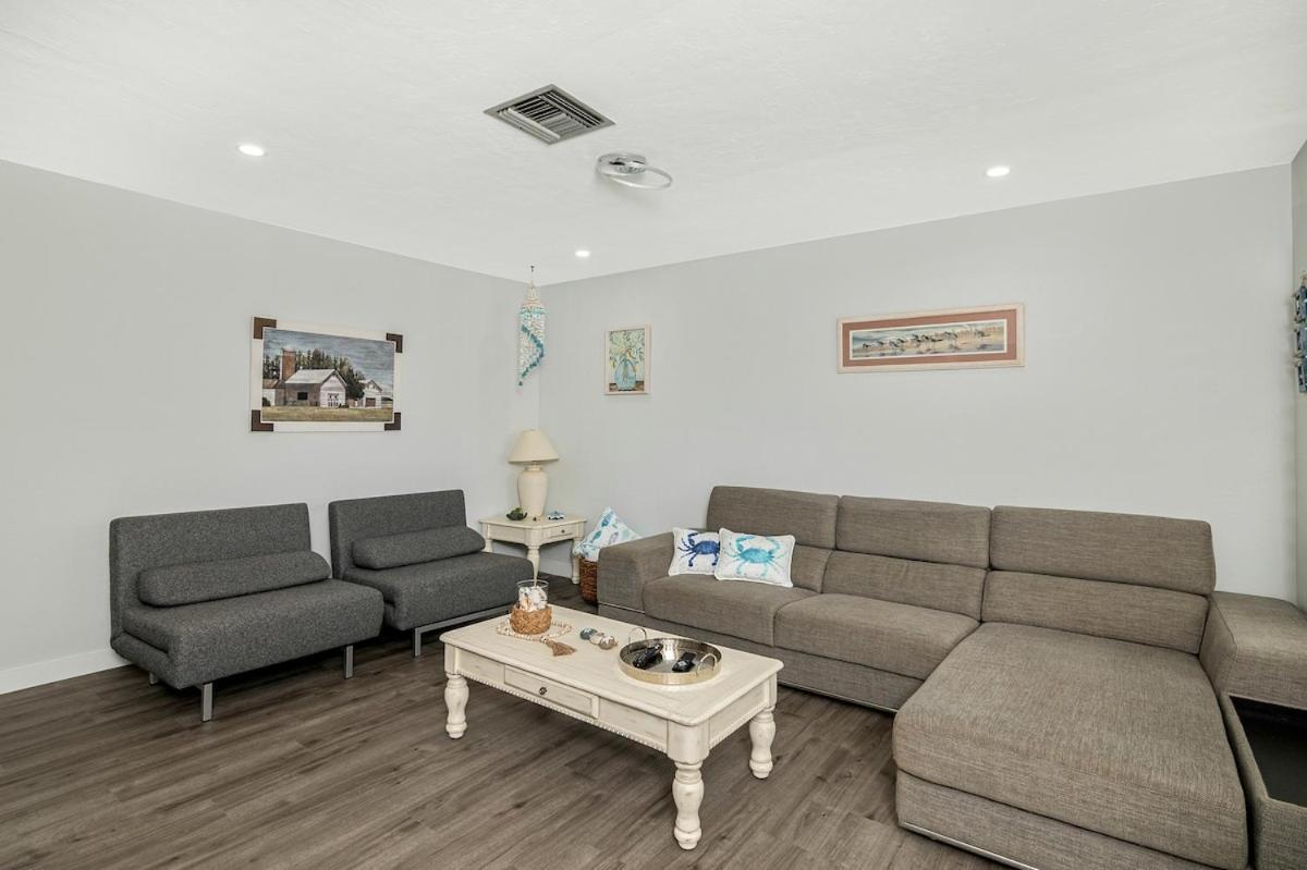 Beautiful Home, Walk Or Bike To The Beach! Naples