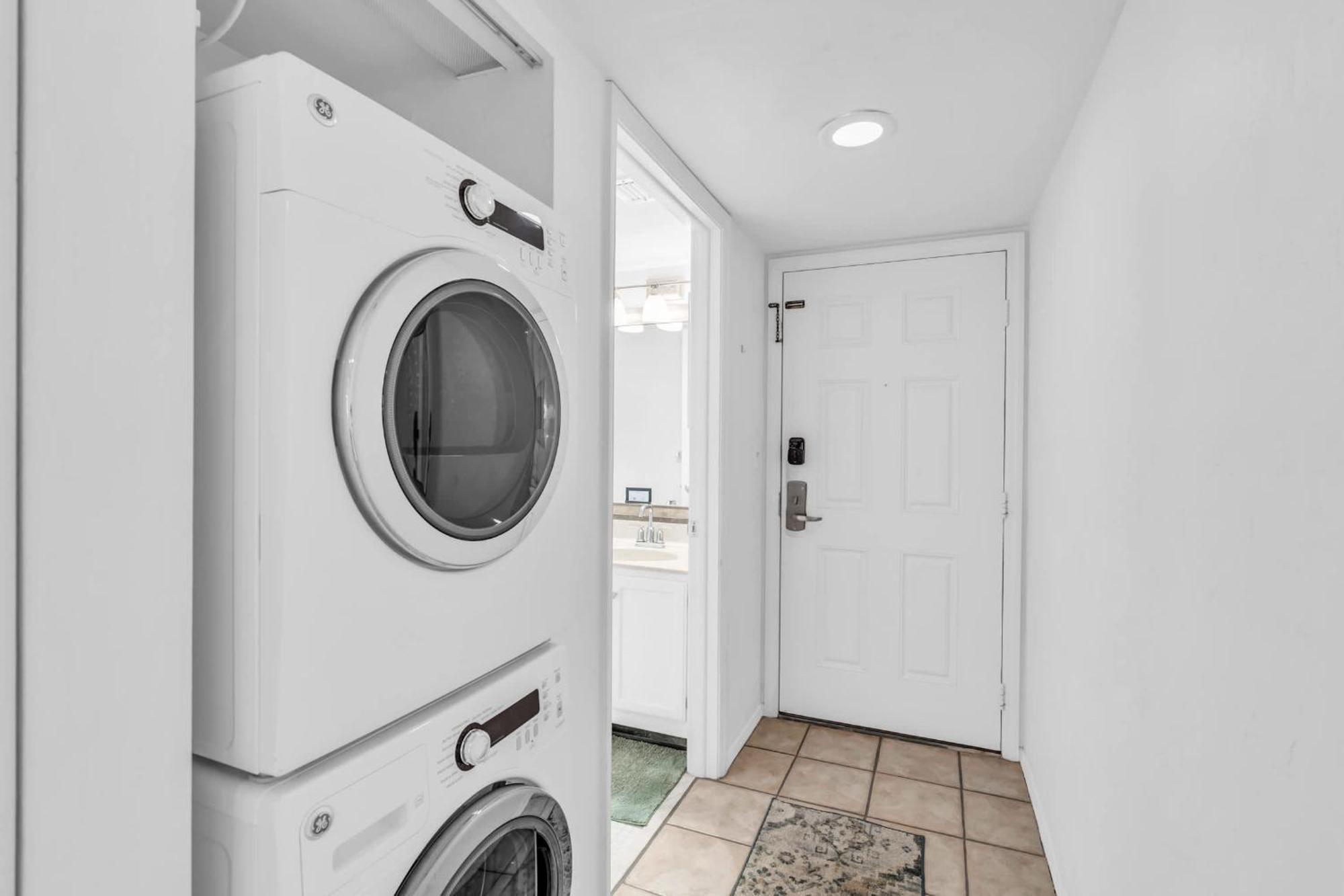 4th Floor Updated Holiday home Naples
