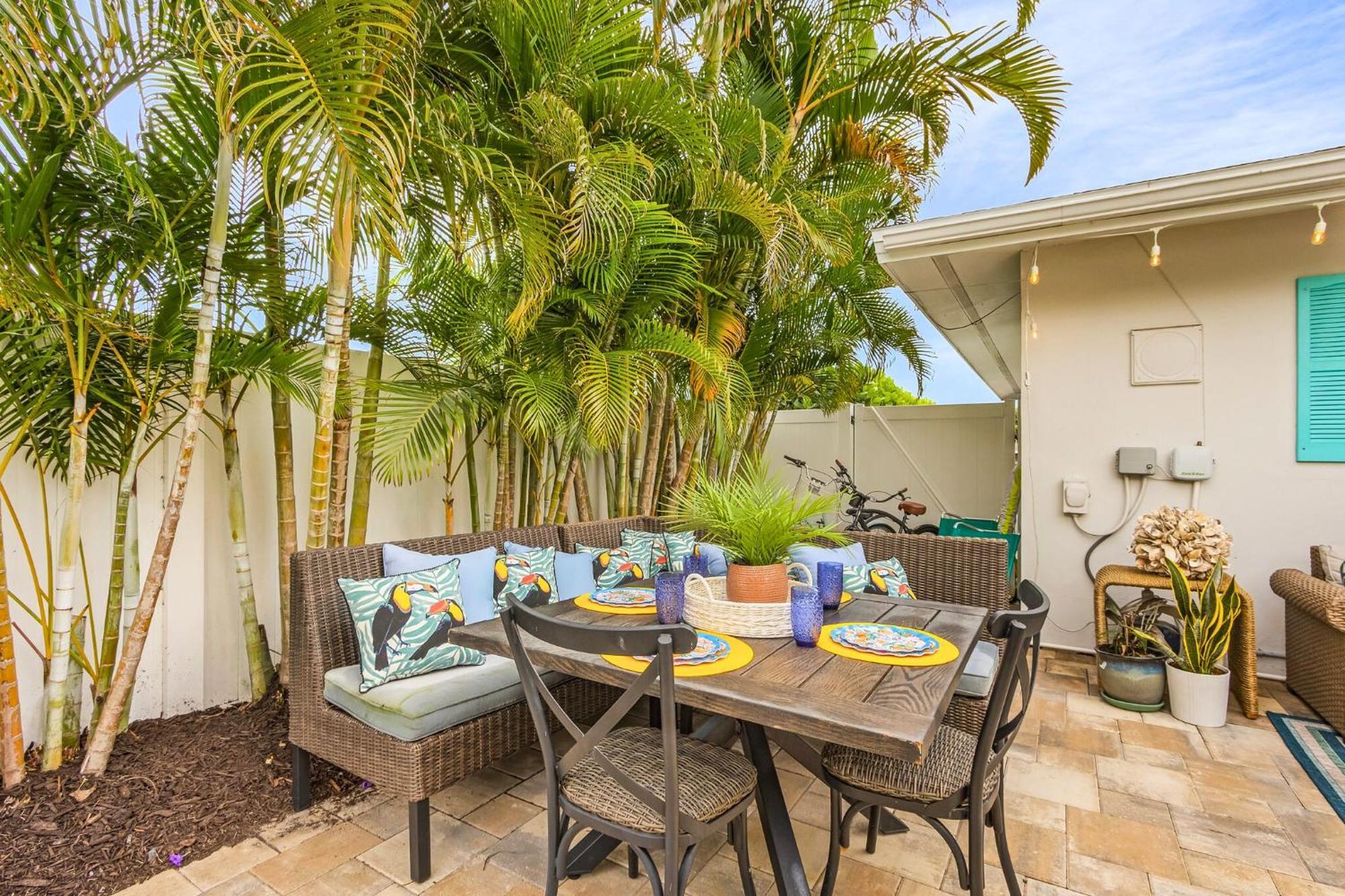 Holiday home Swimspa Pool Tiki Outdoor Bbq Kitchen Fire Pit Games Mod By Vacation Your Way Naples