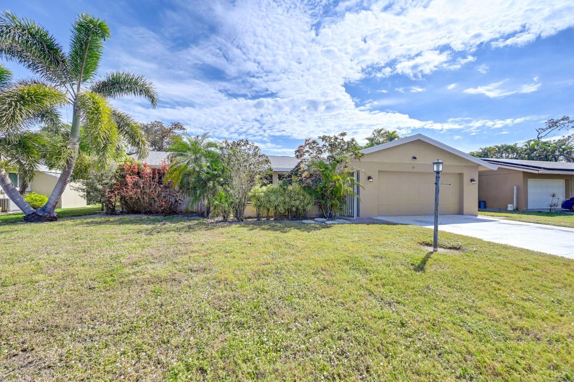 3 Mi To Botanical Garden With Hot Tub! Holiday home *