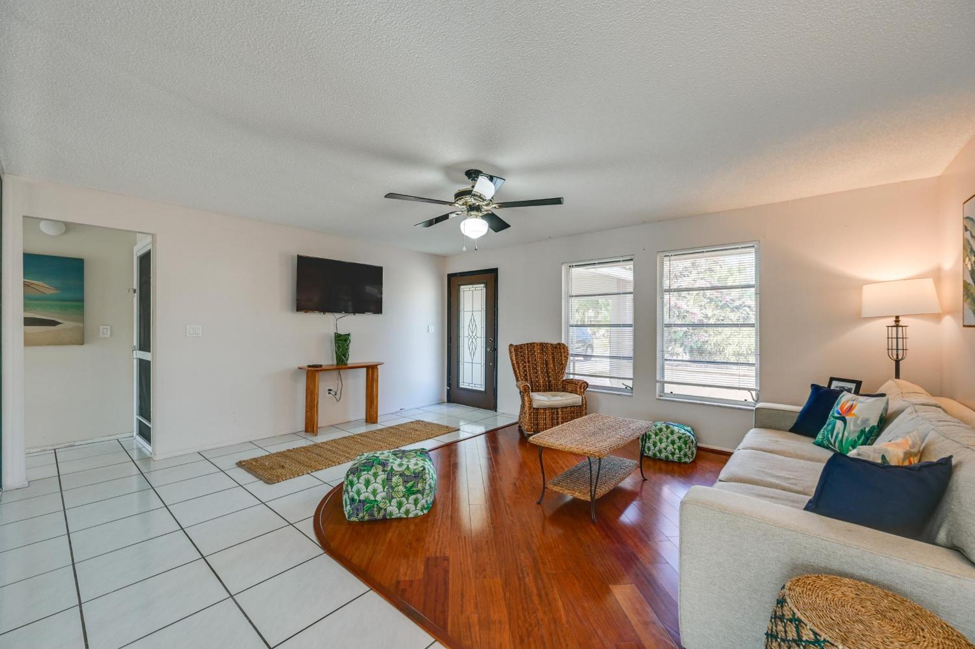 3 Mi To Botanical Garden With Hot Tub! Holiday home Naples