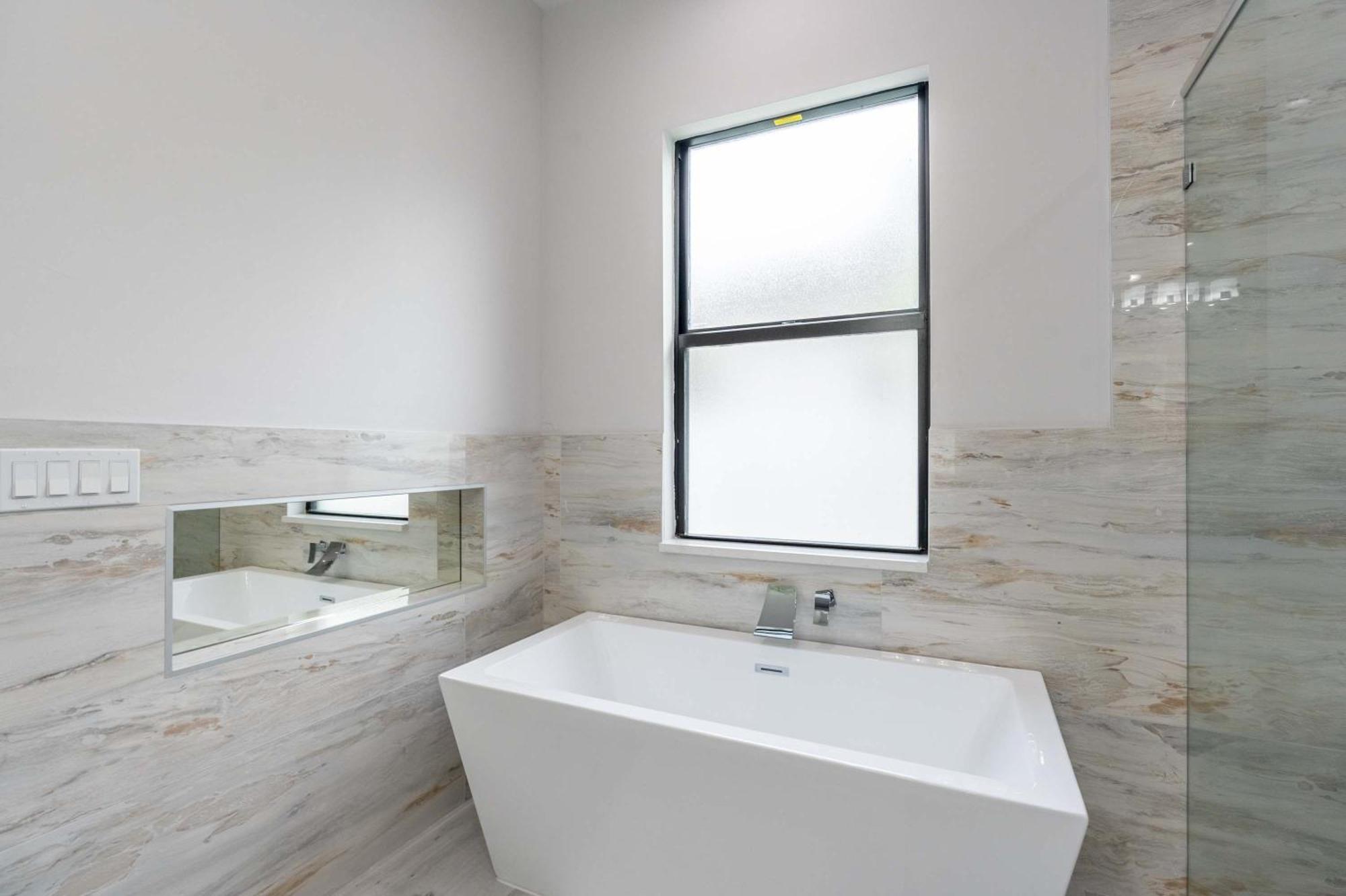 Sparkling New Vanderbilt Luxury Escape Naples