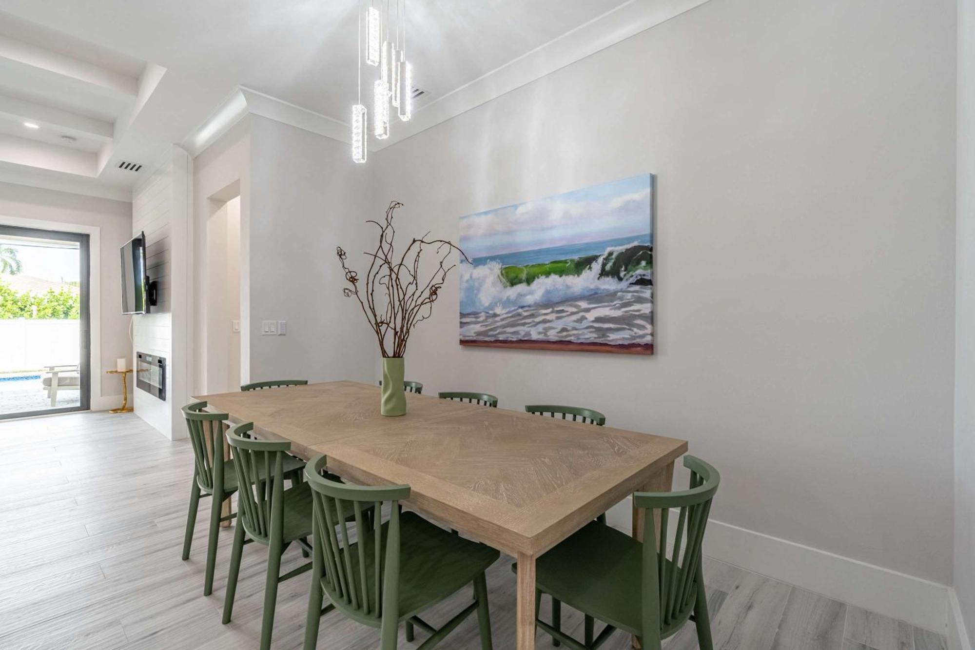 Sparkling New Vanderbilt Luxury Escape Holiday home *