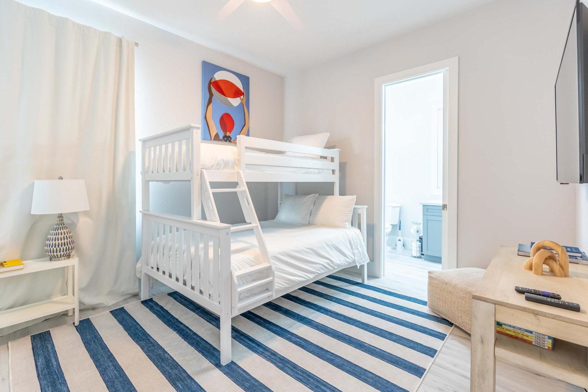 Sparkling New Vanderbilt Luxury Escape