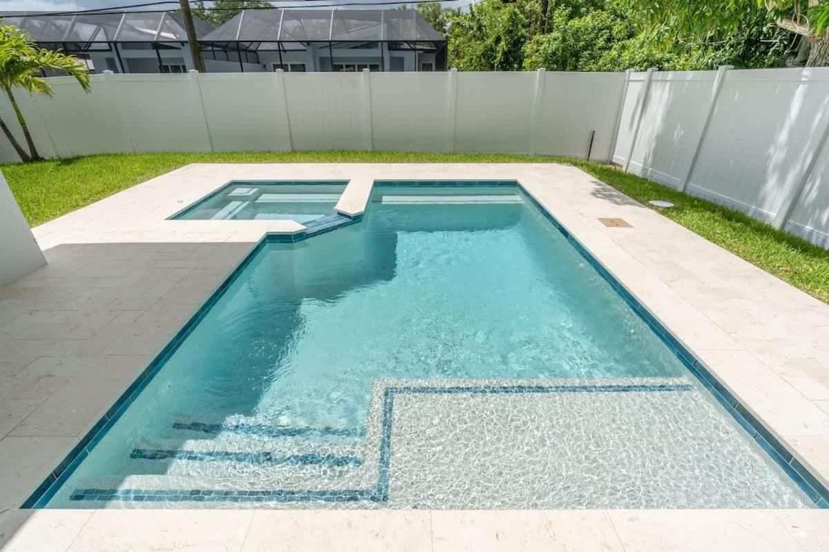 Stunning Vanderbilt House With Heated Pool Holiday home
