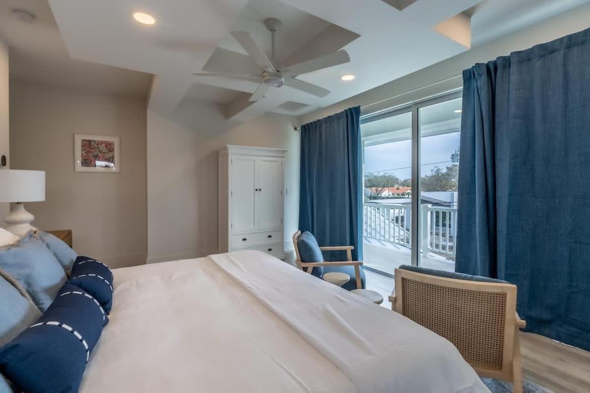 Holiday home Stunning Vanderbilt House With Heated Pool Naples