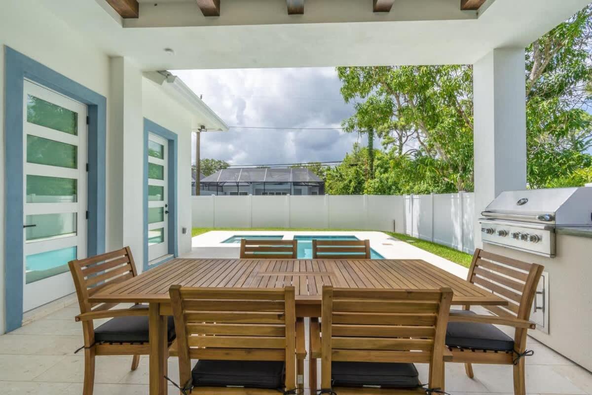 Stunning Vanderbilt House With Heated Pool * Naples