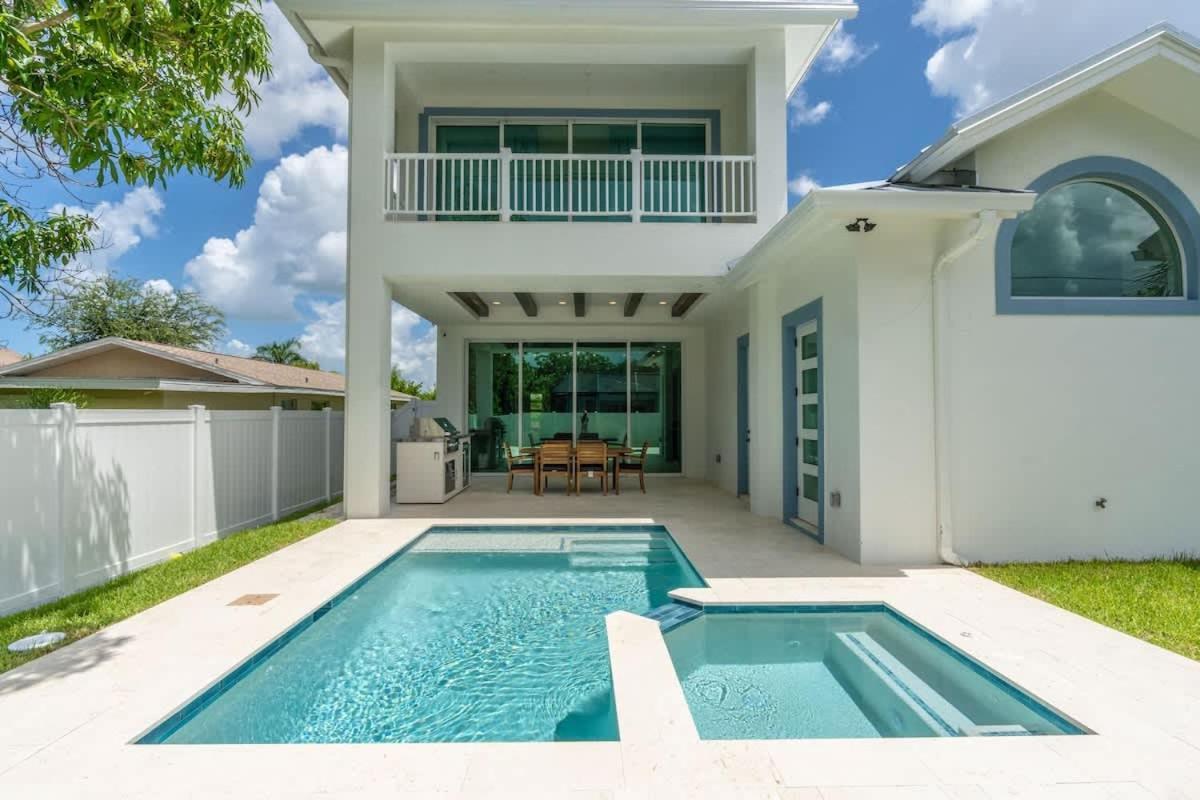 Stunning Vanderbilt House With Heated Pool