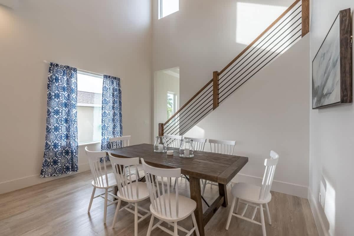 Holiday home Stunning Vanderbilt House With Heated Pool Naples