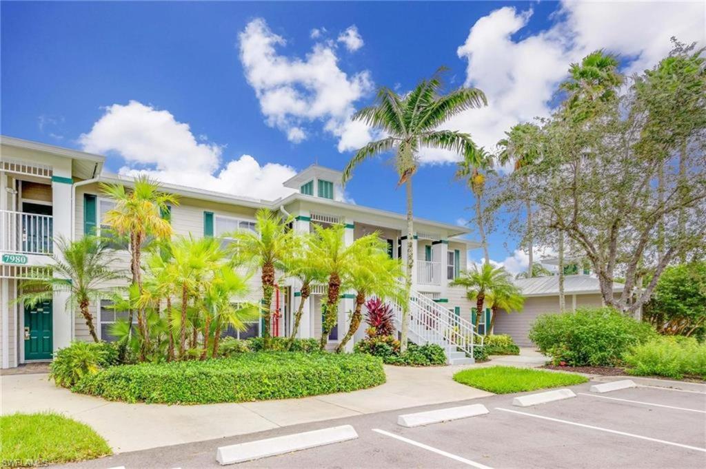 Spacious 2 Bedroom Lely Fl