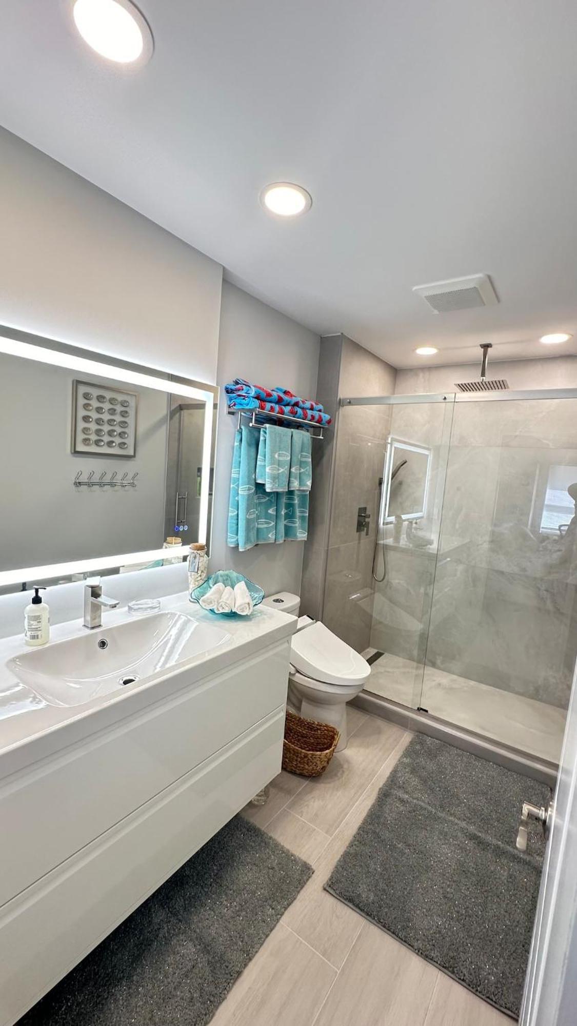 Elegant Escape With Heated Pool, Sauna, Tennis & Pickleball 3 Mls To * Naples