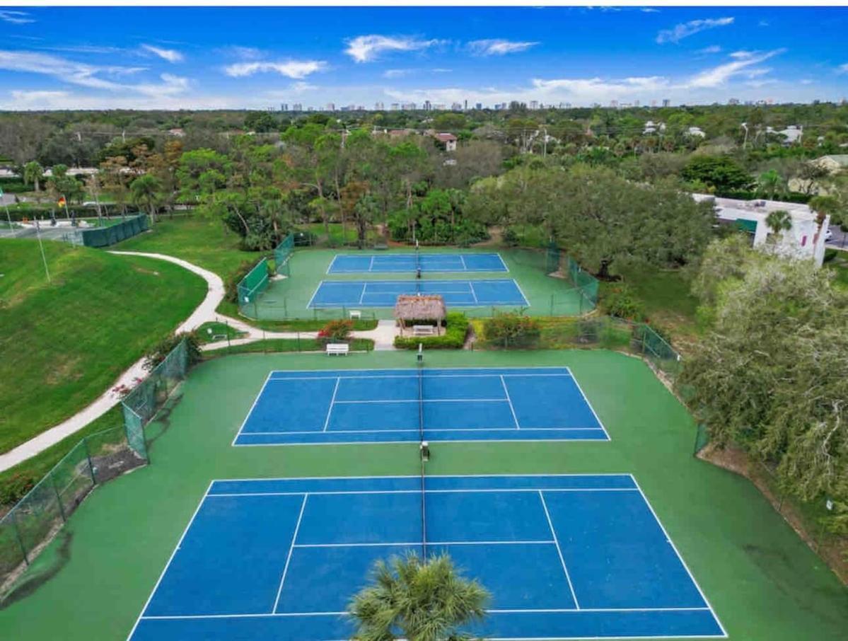 Elegant Escape With Heated Pool, Sauna, Tennis & Pickleball 3 Mls To * Naples