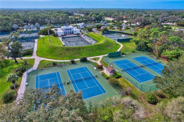 Elegant Escape With Heated Pool, Sauna, Tennis & Pickleball 3 Mls To Apartment *