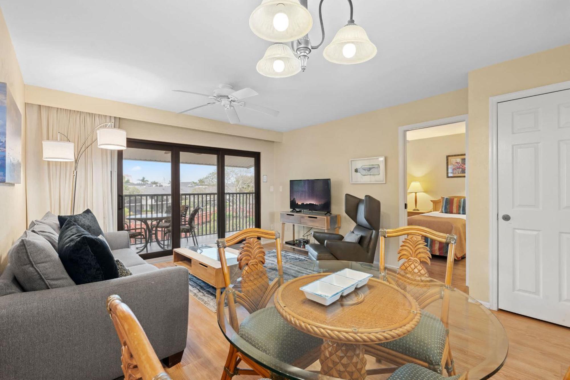 Scenic Views From 3rd Floor Deluxe Naples