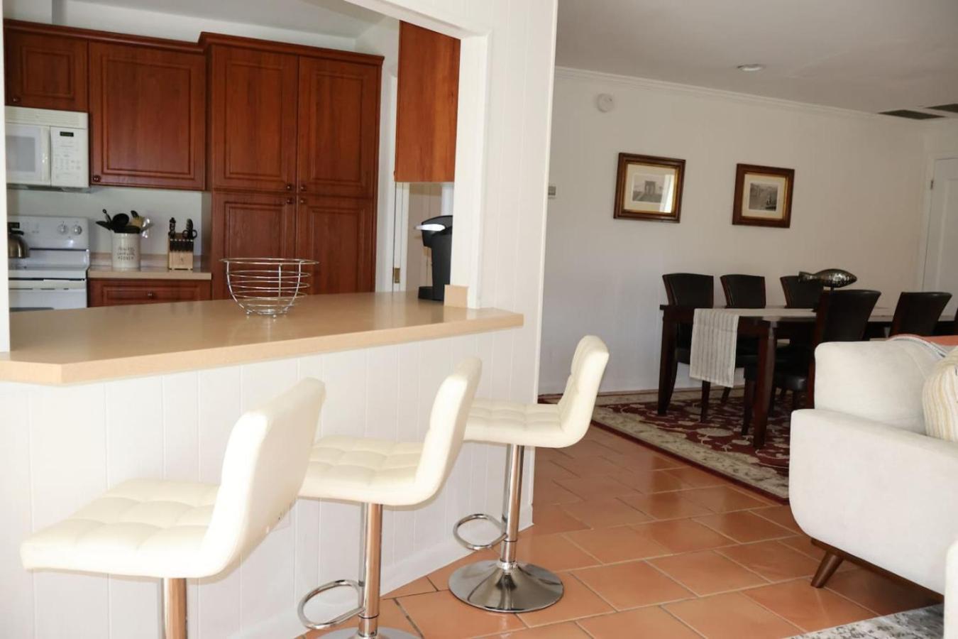 Charming Vacation Near Golf And 5th Ave