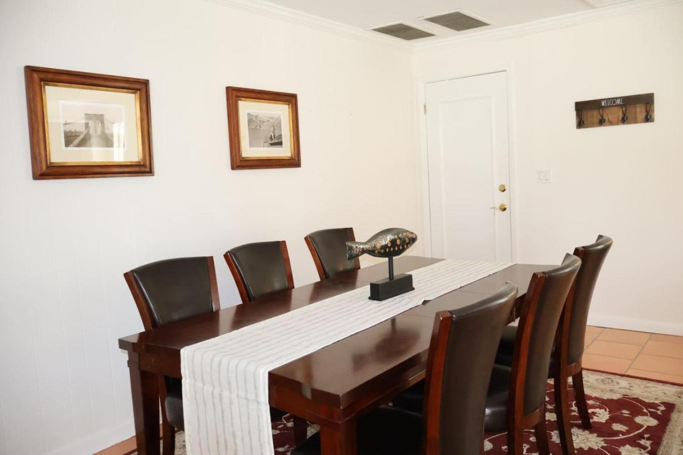 Charming Vacation Near Golf And 5th Ave Holiday home Naples