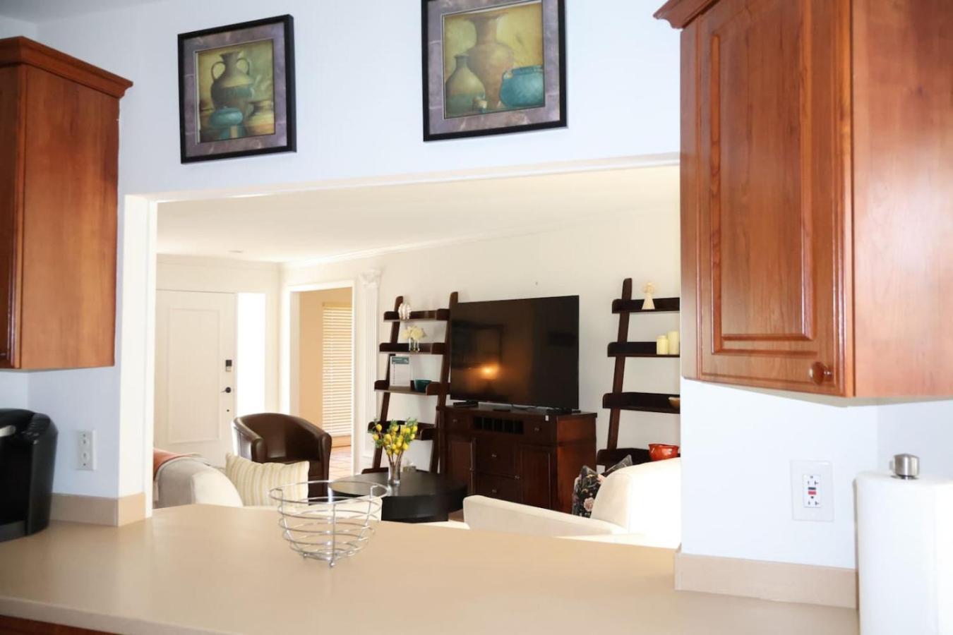 Charming Vacation Near Golf And 5th Ave Holiday home *