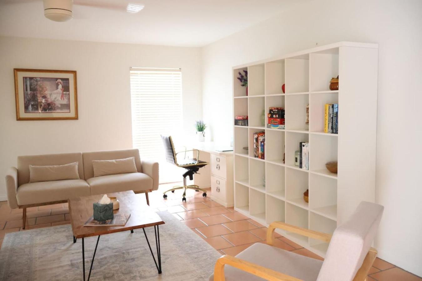 Charming Vacation Near Golf And 5th Ave *