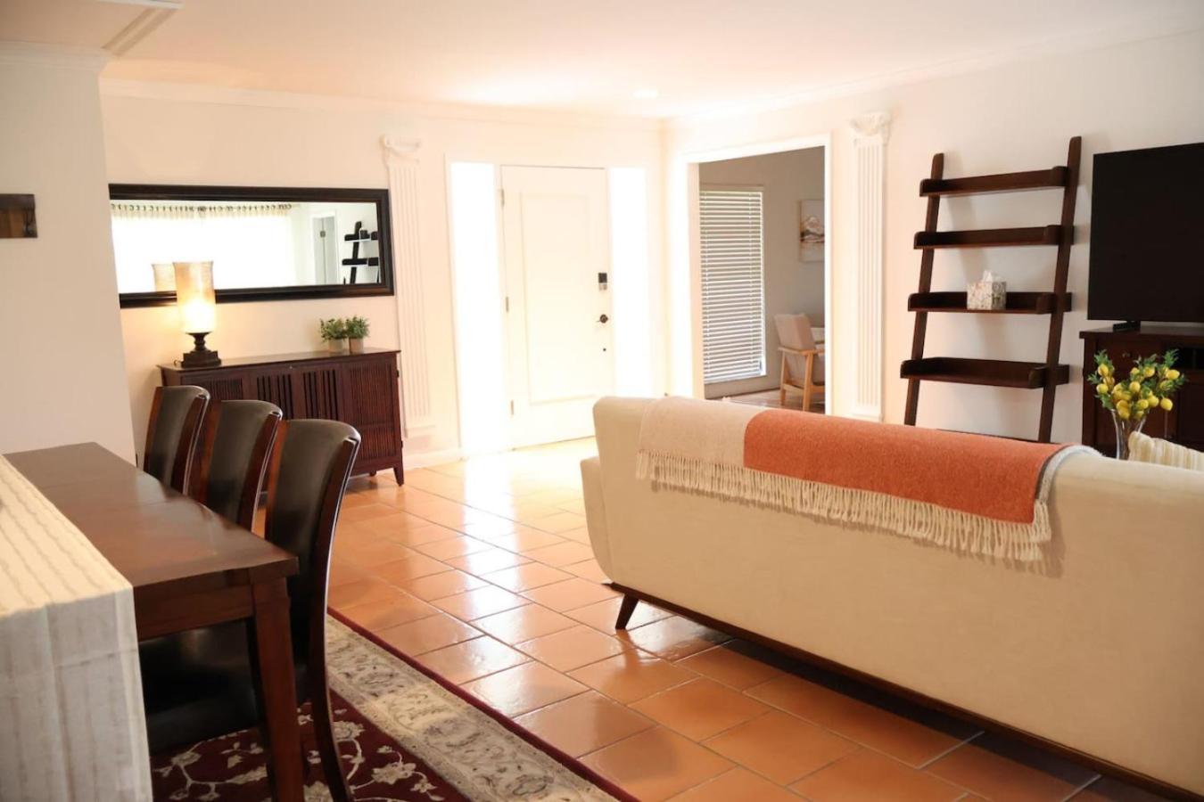 Holiday home Charming Vacation Near Golf And 5th Ave