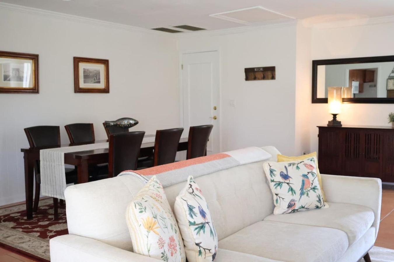 Charming Vacation Near Golf And 5th Ave Holiday home Naples