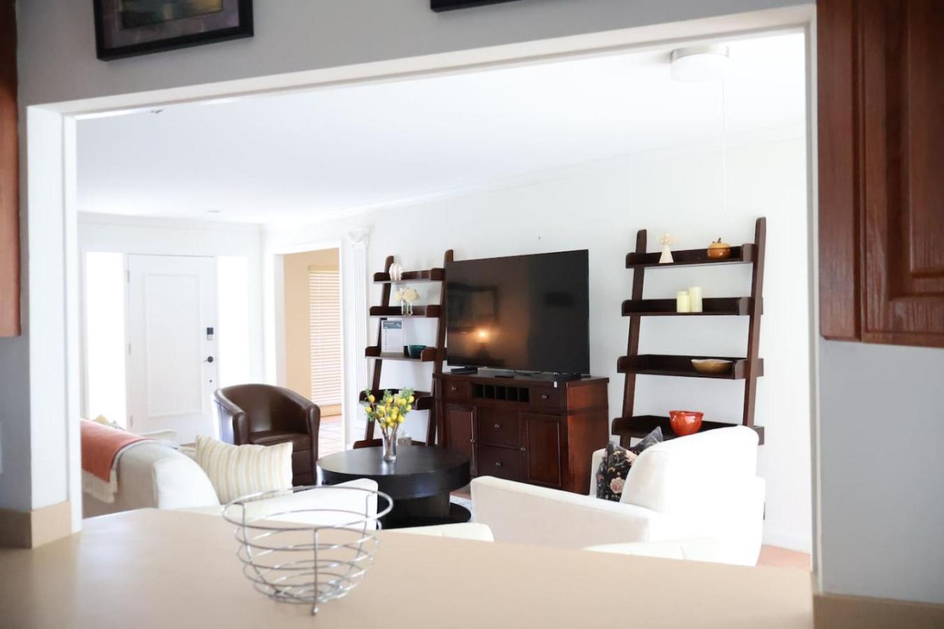 Charming Vacation Near Golf And 5th Ave * Naples