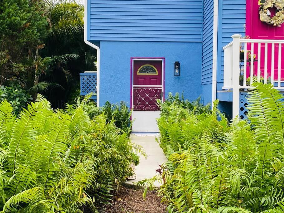 Waterfront Just Minutes To Beaches Holiday home *
