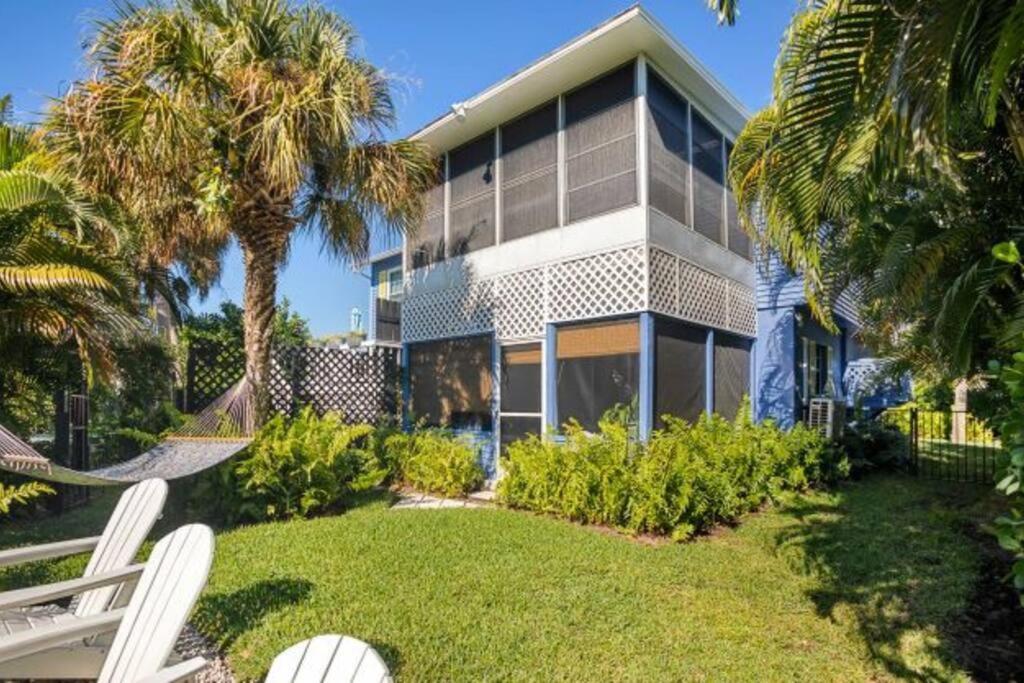 Waterfront Just Minutes To Beaches Holiday home