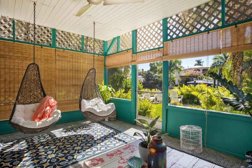 Waterfront Just Minutes To Beaches Holiday home