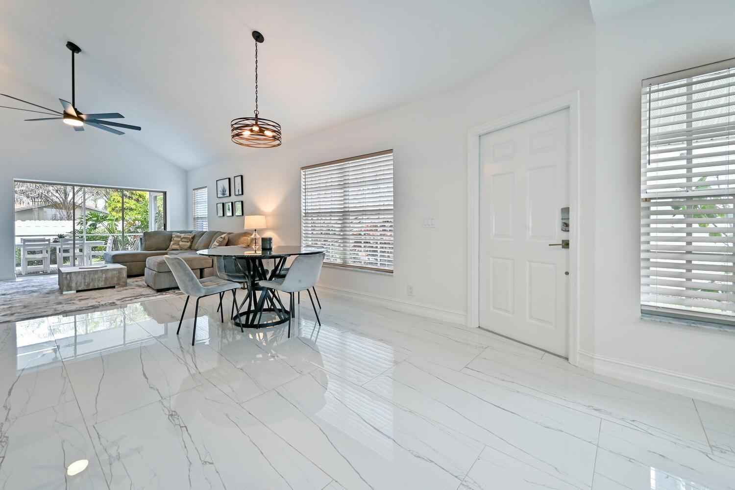 Villa Spacious+cozy Home, Near The Beach, Heated Pool.
